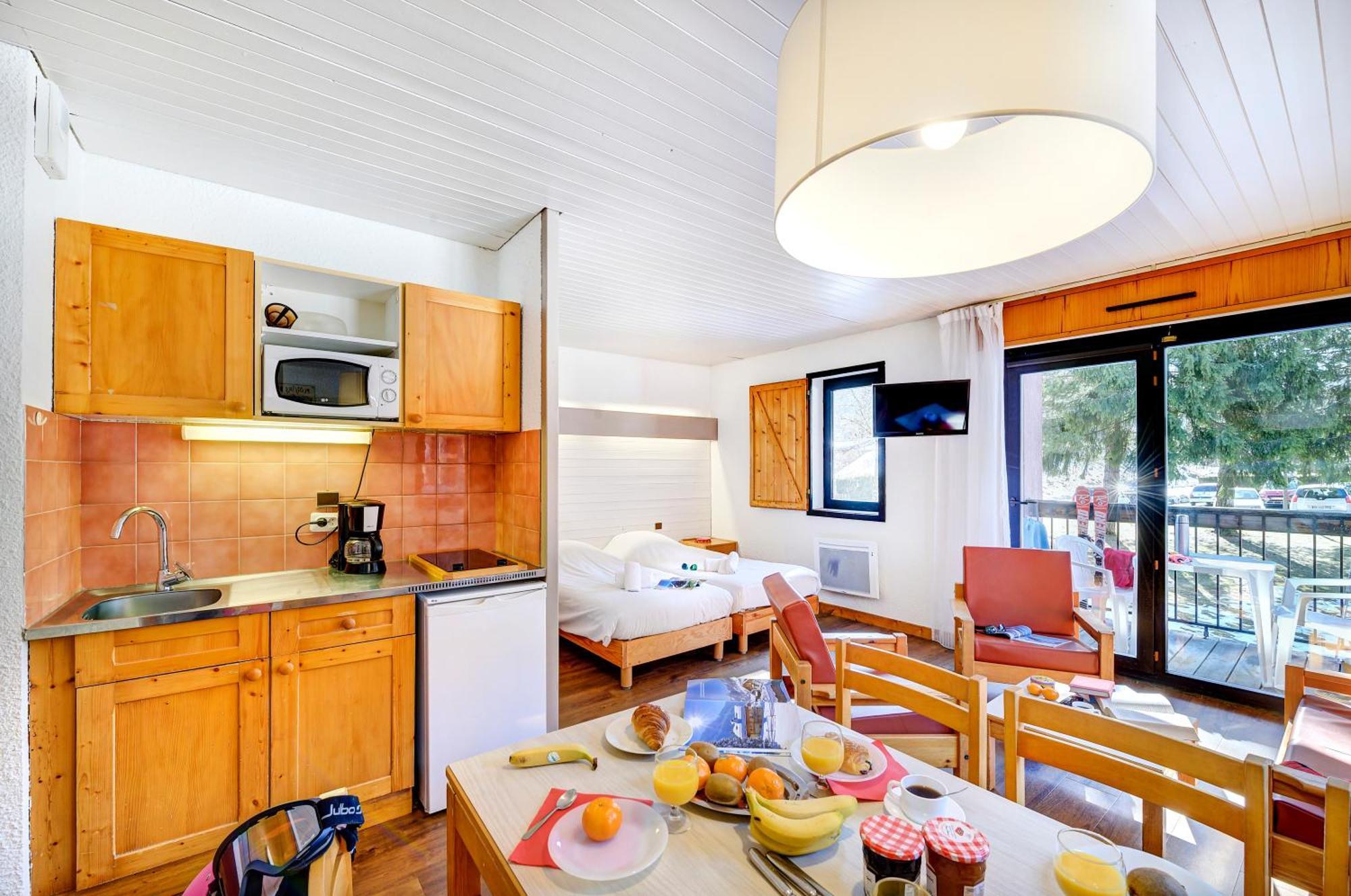 Village Club Les Tavaillons เลการ์รอซ-ดาราช ภายนอก รูปภาพ